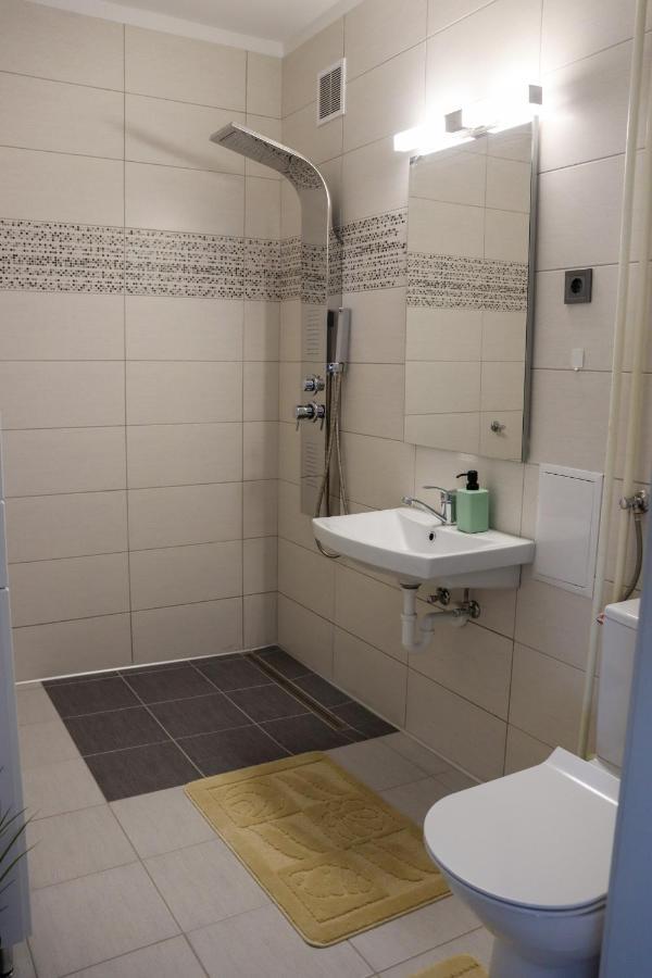 شقة Krisztina Apartman Salgótarján المظهر الخارجي الصورة