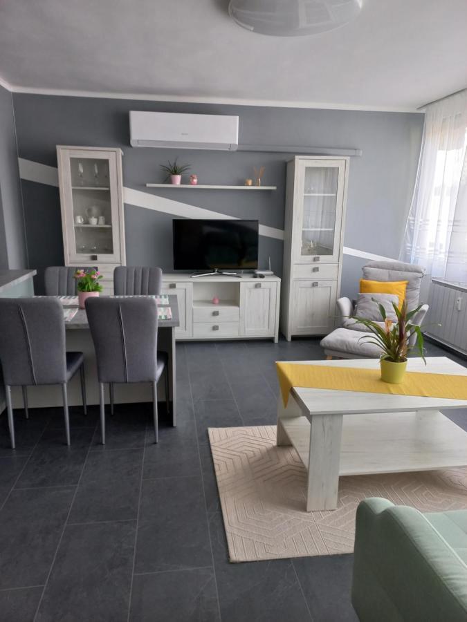 شقة Krisztina Apartman Salgótarján المظهر الخارجي الصورة