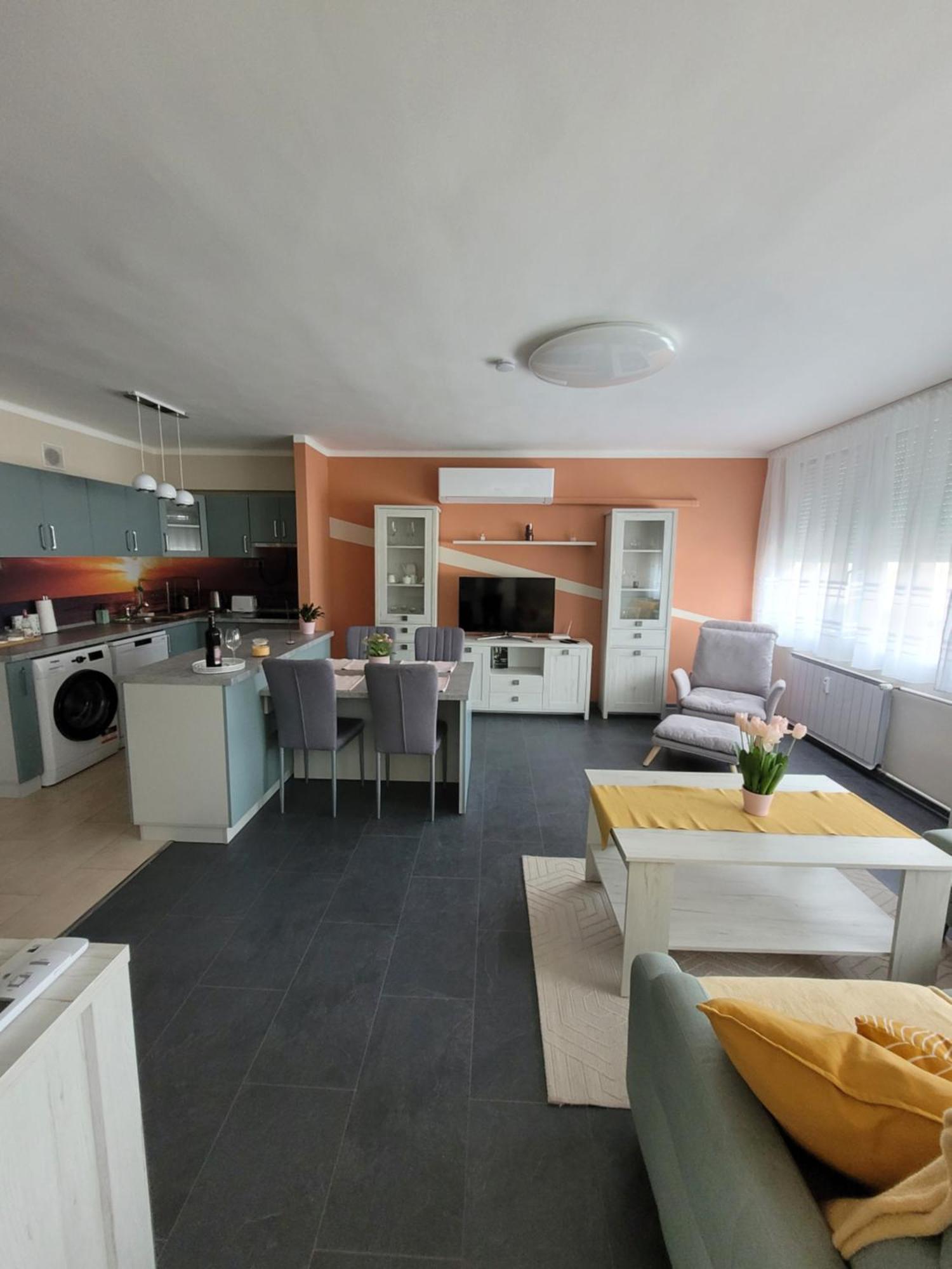 شقة Krisztina Apartman Salgótarján المظهر الخارجي الصورة