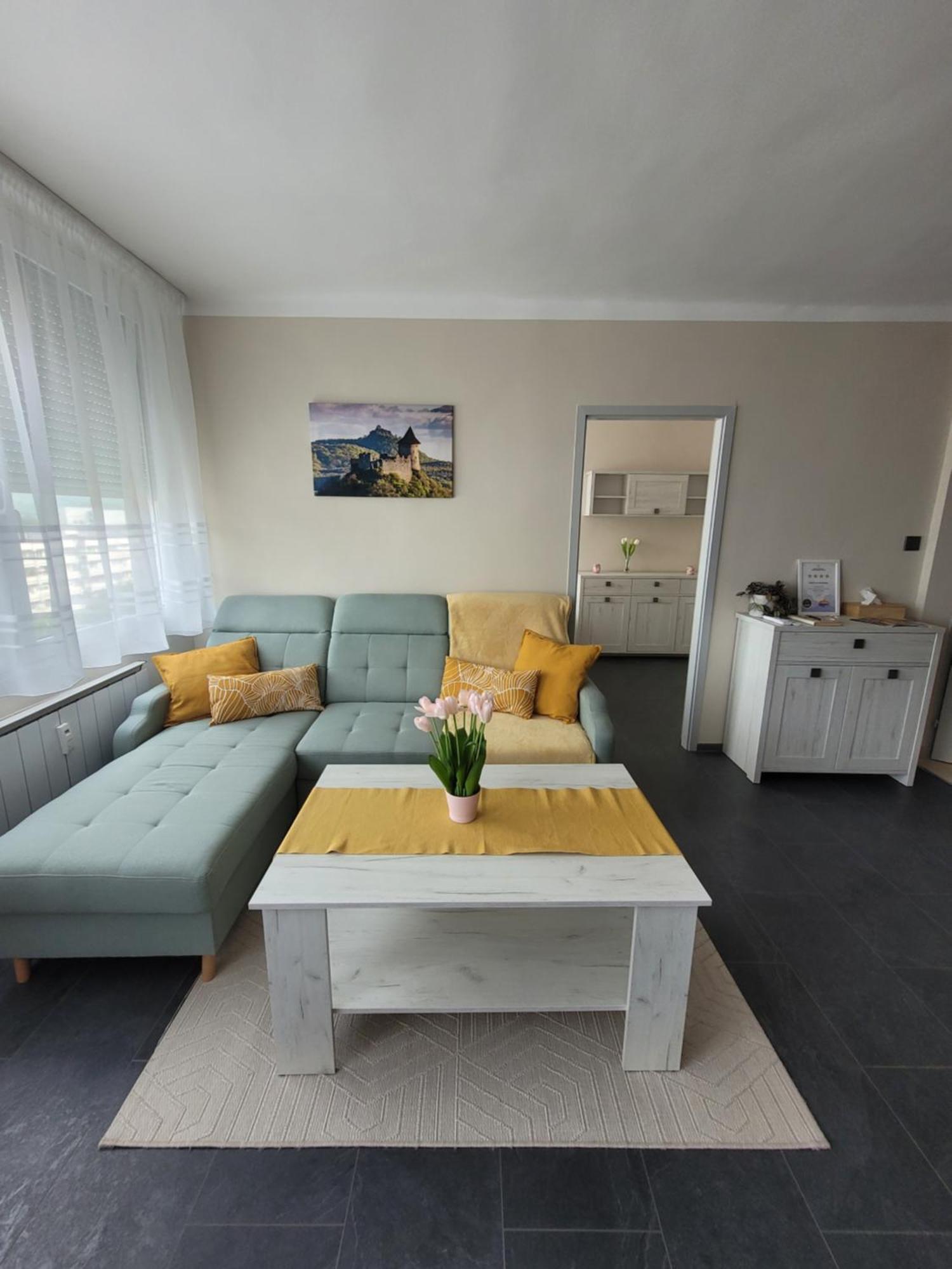 شقة Krisztina Apartman Salgótarján المظهر الخارجي الصورة